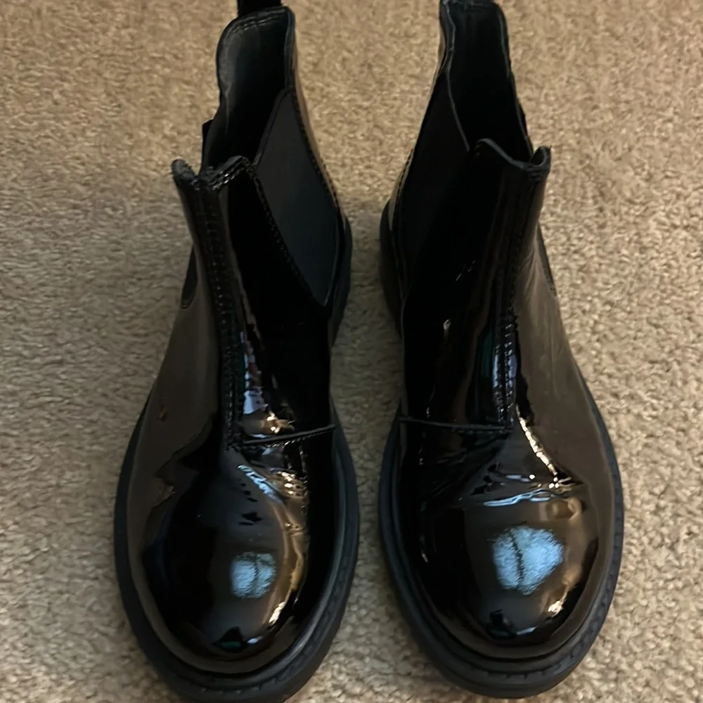 Naturino Black Patent Chelsea Boots for Kids